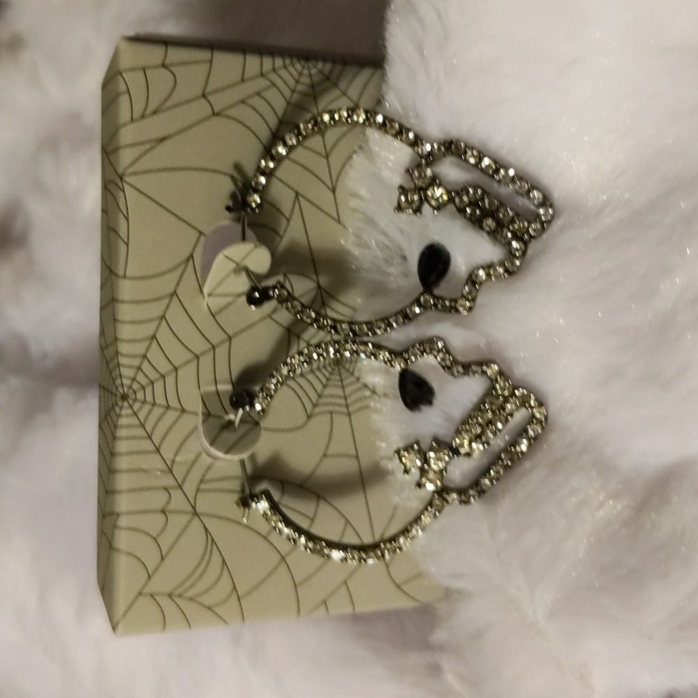 NWOT Dark Steel Toned Bejeweled Skull Earrings With Black Stone Eye - Picture 3 of 8